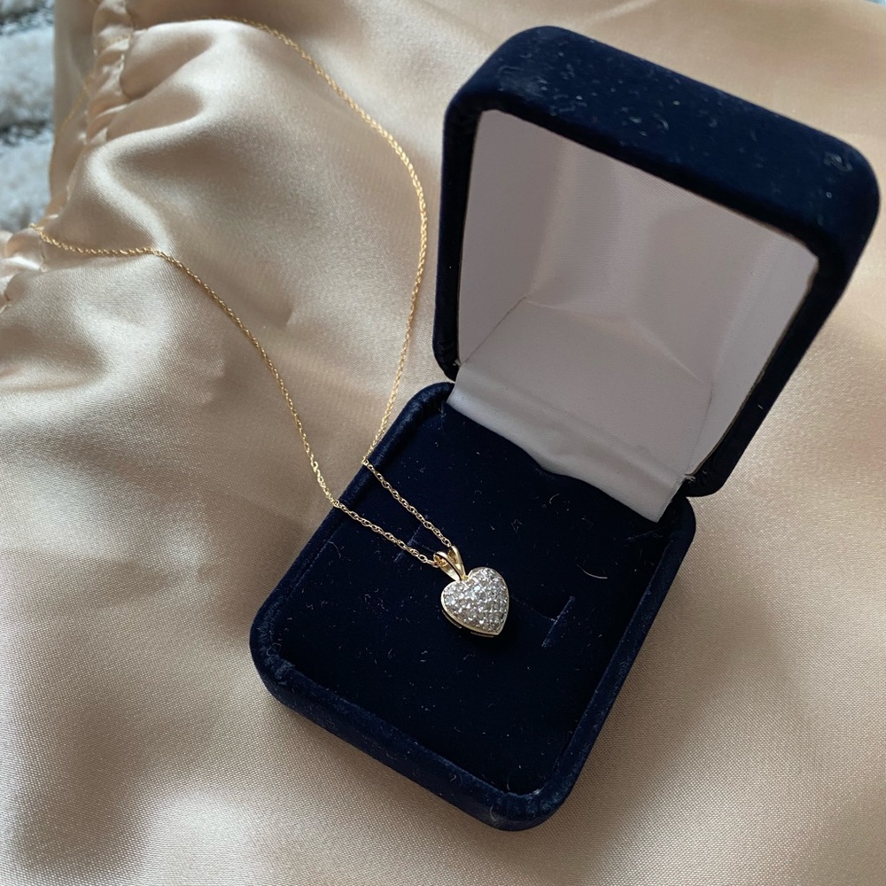 SOLID 10K GOLD HEART NECKLACE PAVE DIAMONDS